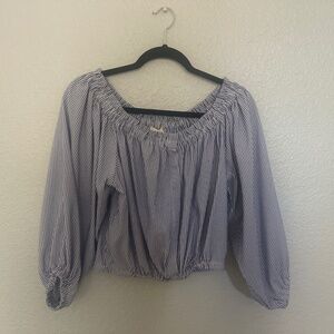 Blue/white stripe off shoulder too